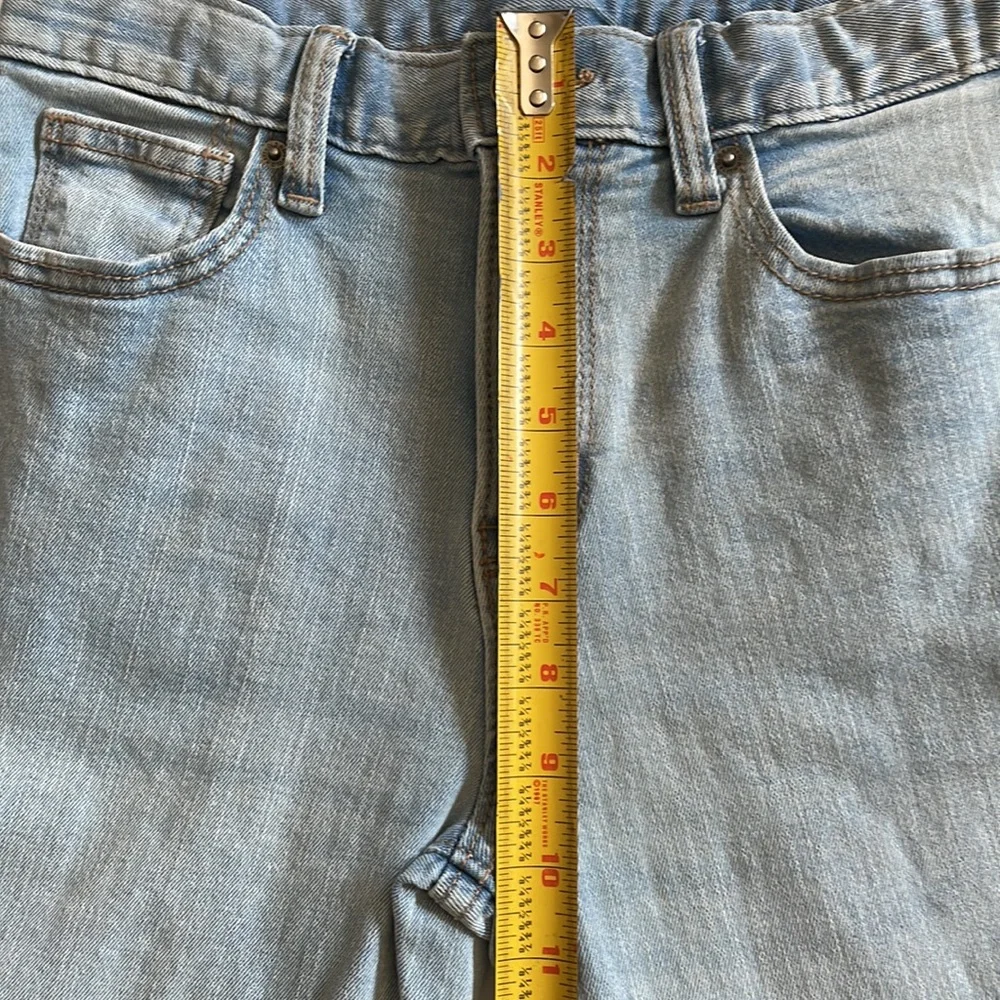 Old Navy light wash skinny Jean with built in flex. Size 14